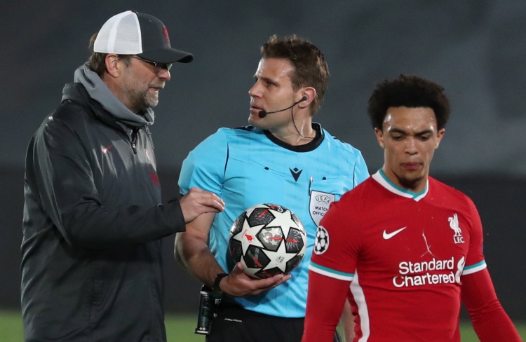 对阵形势明 对阵形势明